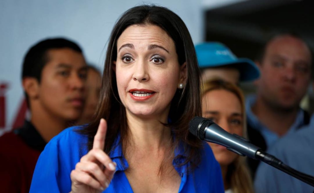 "Actúan como los dictadores que son; que se preparen, nosotros vamos a actuar como la mayoría que somos", escribió Machado en su cuenta de Twitter  Foto: Reuters/Archivo
