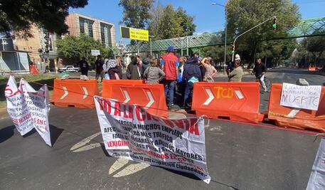 Vecinos de Coyoacán se manifiestan contra ciclovía de calzada de Tlalpan; advierten riesgo para peatones