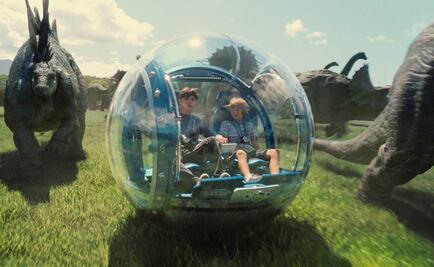 "Jurassic World" devora taquillas y récords