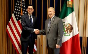 El canciller, Roberto Velasco, y el embajador de Estados Unidos en México, Ronald Johnson. Foto: X @USAmbMex