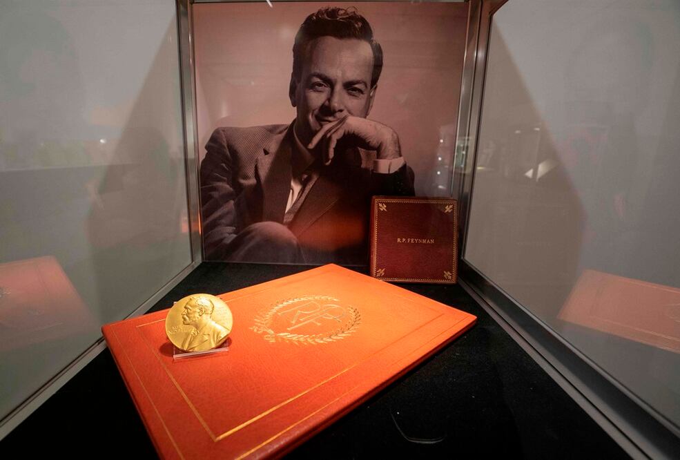 La medalla de oro del galardón conseguido por el físico teórico Richard Feynman. Foto: AFP