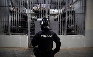 CBS frena programa sobre cárcel salvadoreña; periodistas alertan sobre censura corporativa