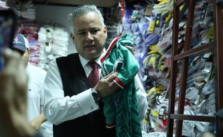 Estiman más de 400 mdp en afectaciones por artículos “pirata” del mundial en CDMX; Canaco alerta por impacto económico
