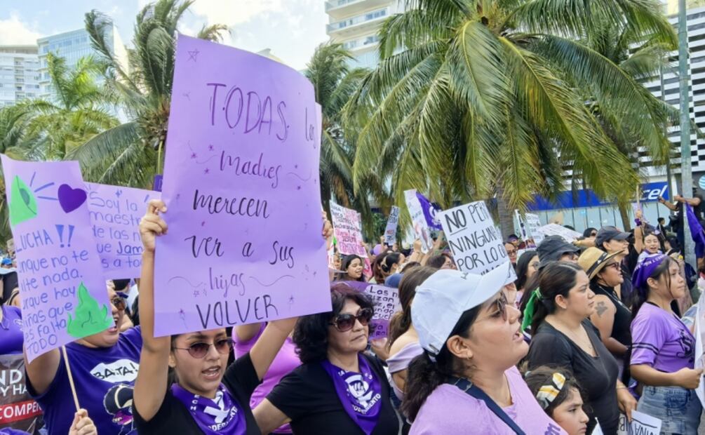 Miles de mujeres marchan en Quintana Roo y advierten probable maquillaje de cifras de feminicidio (08/03/2025). Foto: Adriana Varillas / EL UNIVERSAL