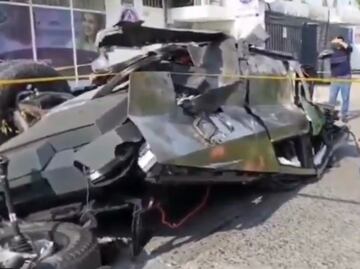 Otra Cybertruck destrozada tras choque, ahora en Guadalajara, Jalisco; hay cuatro heridos graves