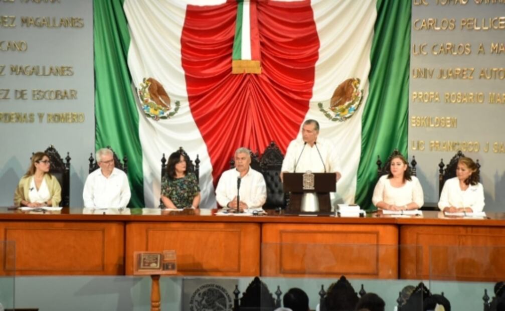 Gobernador de Tabasco entrega su primer informe de gobierno