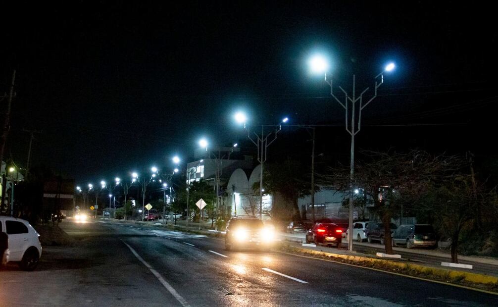 Modernizan alumbrado público en Chilpancingo, Guerrero (23/03/2025). Foto: Especial