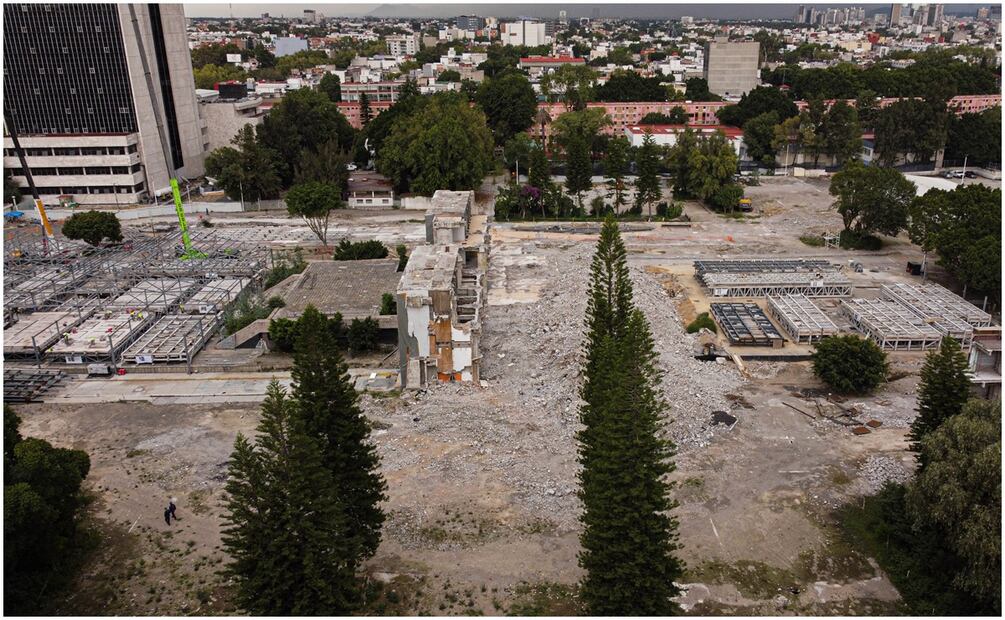 Ciudad de México, 18 de septiembre 2024. Lo que alguna vez fue una pieza arquitectónica, terminó por lucir como ruinas. Foto: Mario Iván Chávez Ruiz / EL UNIVERSAL