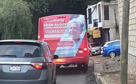 Pese a inicio de veda, casas y transporte público mantienen propaganda de corcholatas