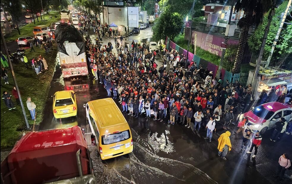 Lluvias afectaron cinco de las 10 estaciones de la Línea A del tramo de Peñón Viejo a La Paz. Foto: Luis Camacho / EL UNIVERSAL