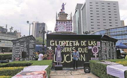 Renuevan estatua feminista en glorieta