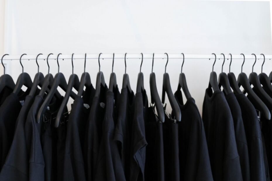 Vestir color negro. Foto: Pexels