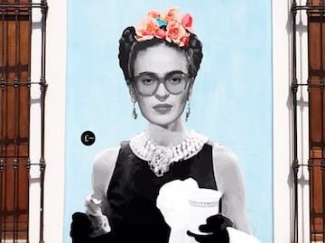 Mexican artist inundating Oaxaca's streets with memes and art