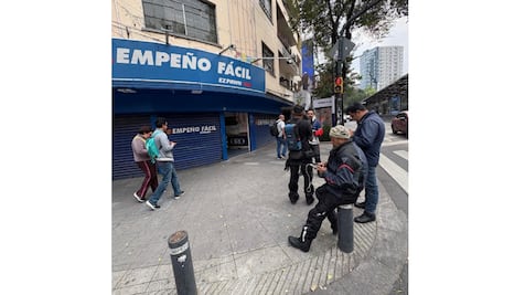 Asaltan casa de empeño en la colonia Roma; ladrón escapa a bordo de motocicleta