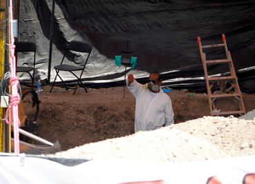 Llevan 53 cuerpos extraídos en fosas de Tetelcingo