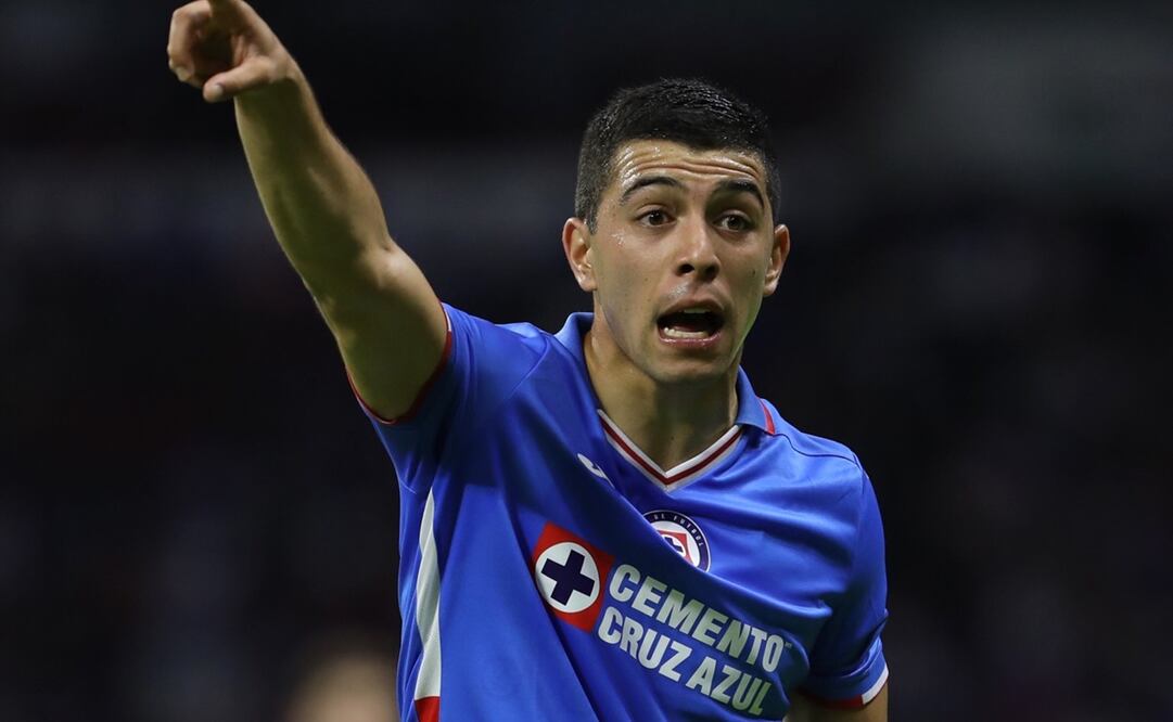 Erik Lira durante un partido de Cruz Azul - FOTO: Imago7