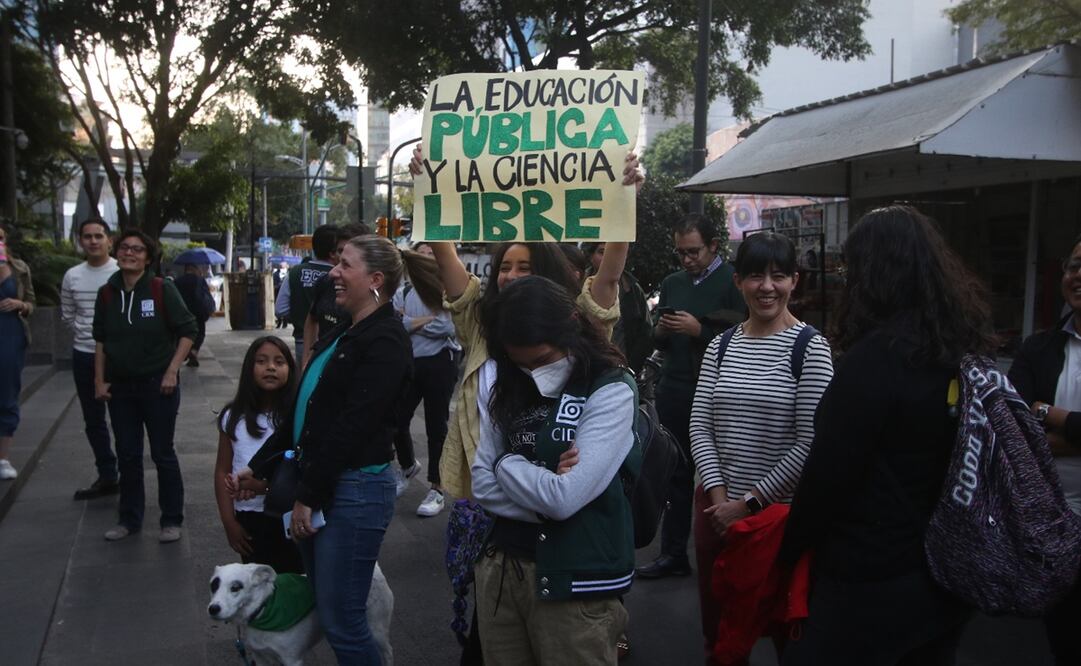 Manifestantes por el CIDE. Foto: Carlos Mejía/EL UNIVERSAL