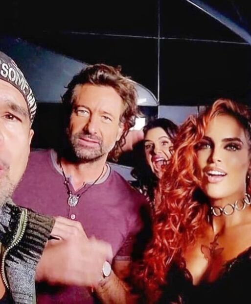 Gabriel Soto todavía envía mensajes de amor a Sara Corrales, dice Laura Zapata 