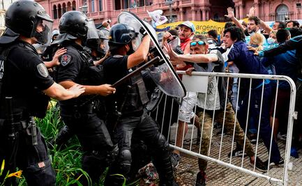 Reportan incidentes alrededor de la Casa Rosada de Argentina en despedida a Maradona