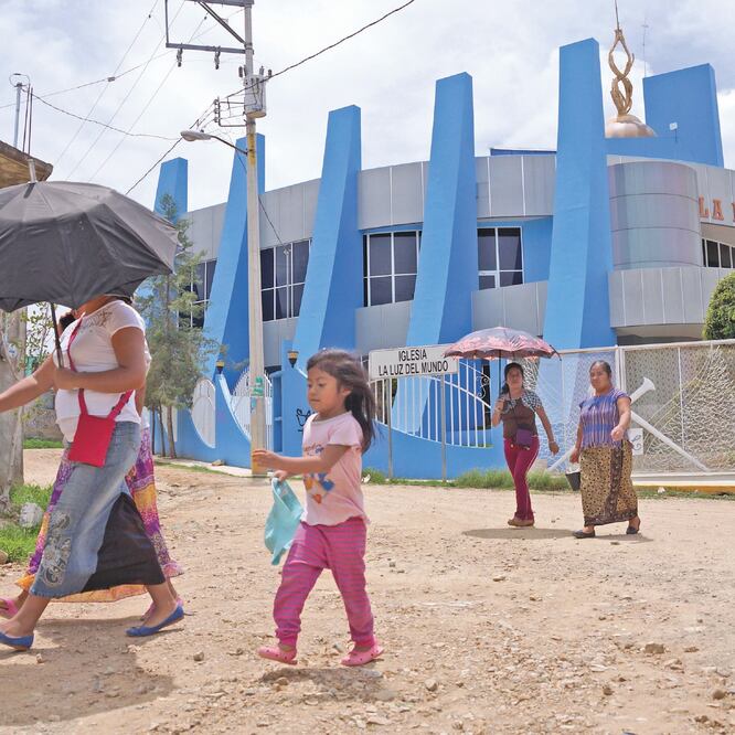 En Villa de Zaachila, en los Valles Centrales de Oaxaca, habitan unas 200 personas, la mayoría pertenecientes a la iglesia La Luz del Mundo. EDWIN HERNÁNDEZ