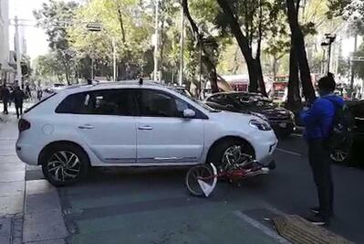 Ciclista vino de Costa Rica a estudiar sobre movilidad, pero la atropellan en Reforma