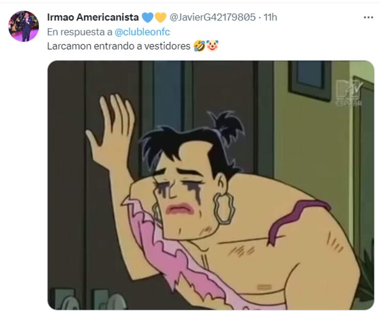 Los memes se burlan de la playera rota de Nicolás Larcamón