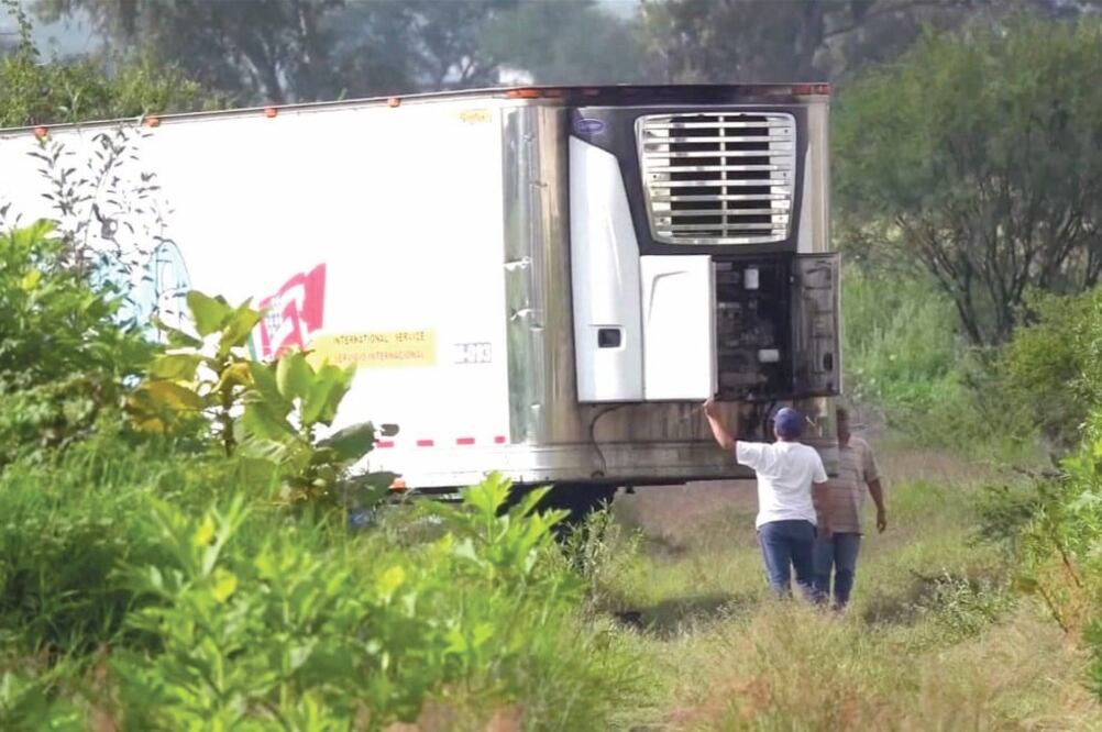 Denuncia. Un colectivo responsabilizó al gobernador Aristóteles Sandoval; al fiscal estatal, Raúl Sánchez Jiménez, y al de Derechos Humanos, Dante Haro, por el abandono de 157 cuerpos. (REUTERS)