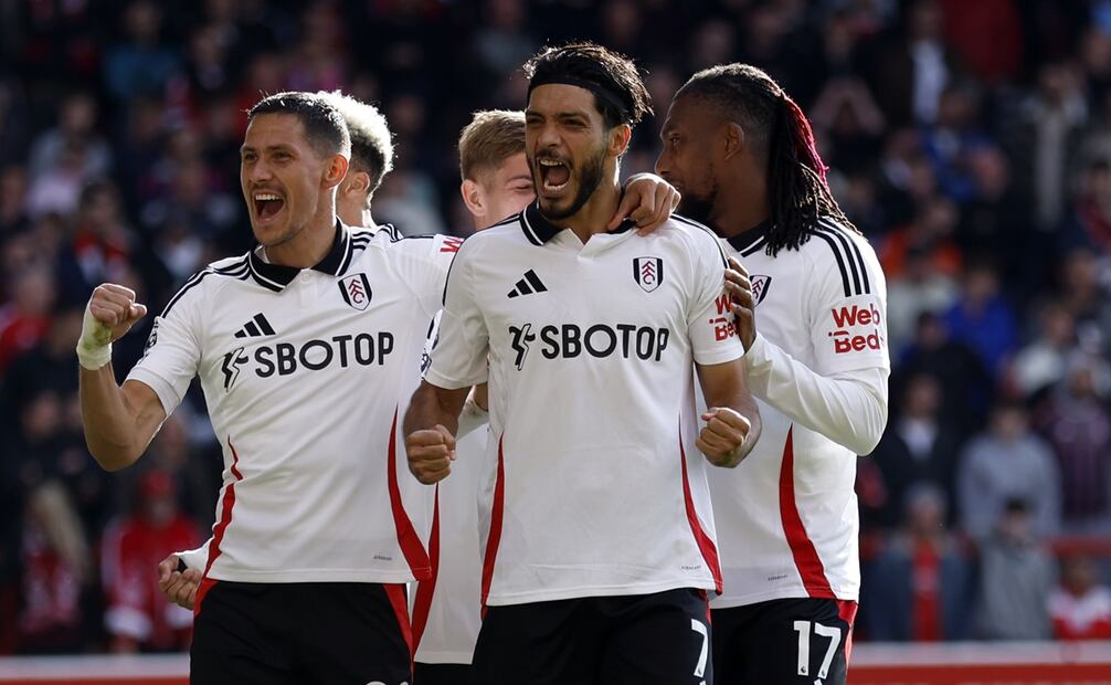 Raúl Jiménez vuelve a anotar con el Fulham y llega a 100 goles en Europa FOTO: AP