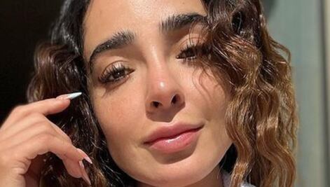 Manelyk González impone moda con outfit total denim