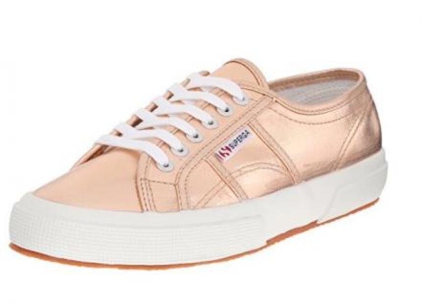 Tenis rose gold que todo millennial debe tener 
