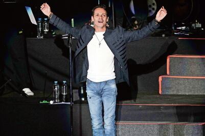 Marc Anthony promete alzar la voz por los mexicanos, en EU