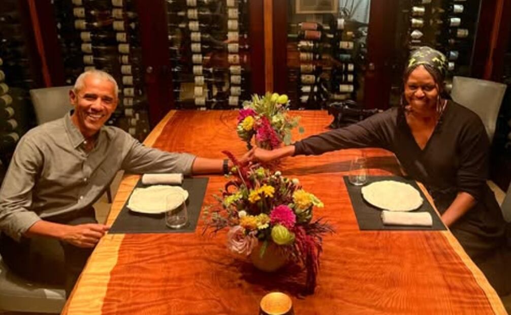 Barack Obama celebra el cumpleaños de su esposa Michelle el 17 de enero de 2025.