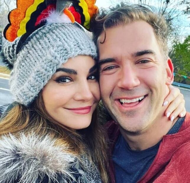 Martha Higareda y Lewis Howes. Foto: Instagram
