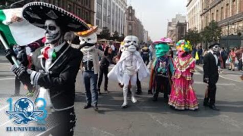 Catrinas sorprenden a usuarios del metro 