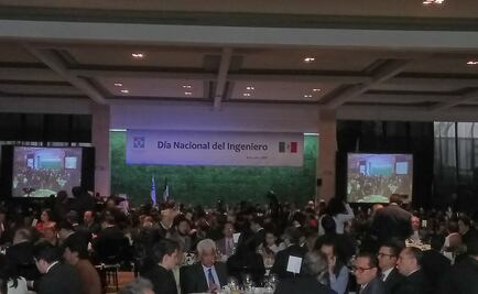 Jiménez Espriú y Ruiz Esparza comparten presidium en evento de SCT