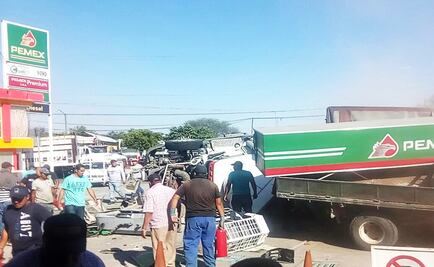 Choca tráiler contra gasolinera en Michoacán; hay 4 muertos