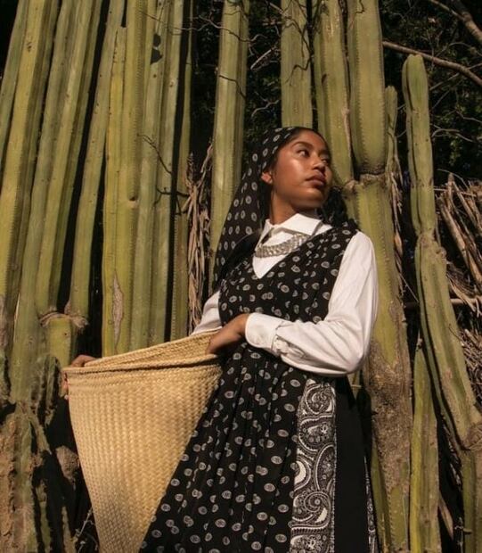 Ella es Karen Vega, la primera modelo oaxaqueña en portada de Vogue
