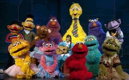 Sin perder vigencia, los títeres de Plaza Sésamo celebran medio siglo
