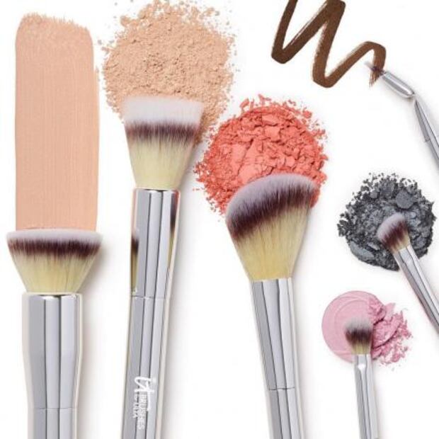 Limpia tus brochas de maquillaje como una experta