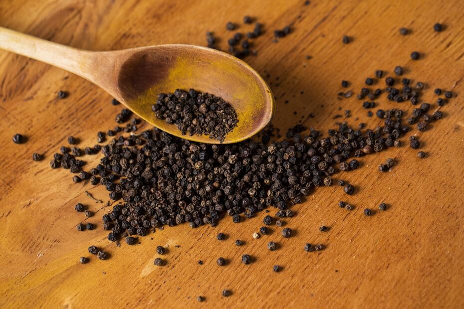La pimienta negra es altamente apreciada dentro de la medicina tradicional. Foto: Freepik