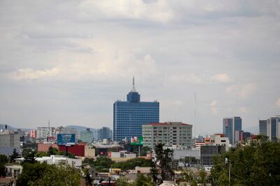Pronostican cielo despejado y lluvias aisladas en CDMX 