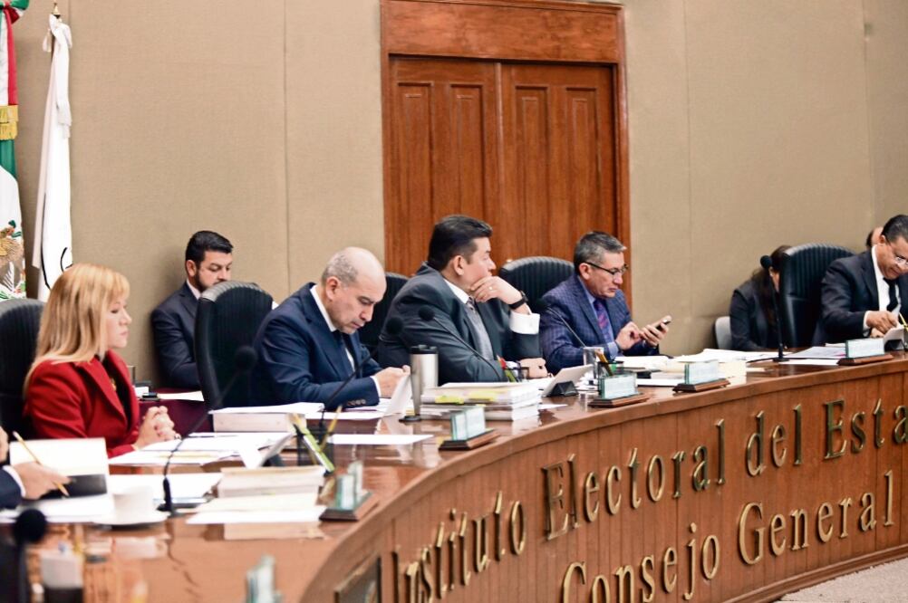 El Consejo General del Instituto Electoral mexiquense estableció un monitoreo especial para vigilar el uso de los recursos (JORGE ALVARADO. EL UNIVERSAL)