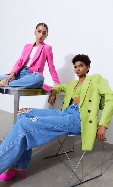 Alerta tendencia: 5 blazers coloridos para avivar tus outfits