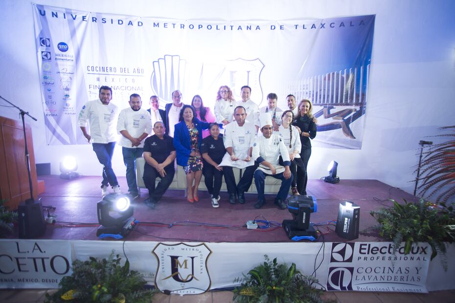 Momento de anunciar al ganador: Raúl Soto, primer lugar de Cocinero dle Año.