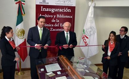 Narro Robles entrega Facsimilar de la Constitución en Zacatecas 