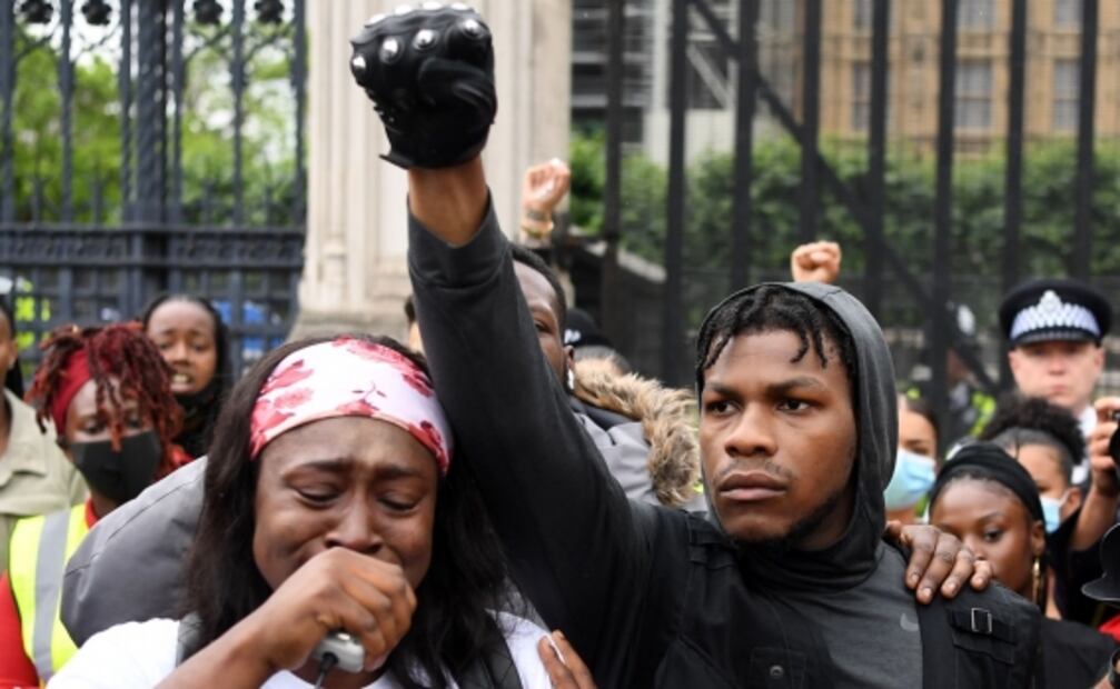 John Boyega participa en manifestación contra muerte de George Floyd