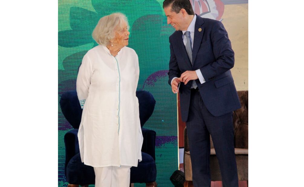El alcalde Giovani Gutiérrez Aguilar inaugura, junto a Elena Poniatowska y otras personalidades, la 4ª edición de la Feria Internacional del Libro de Coyoacán (07/03/2025). Foto: Especial