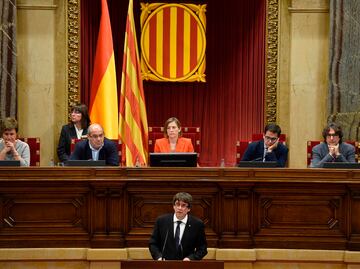 Puigdemont suspende declaración de independencia de Cataluña para buscar diálogo
