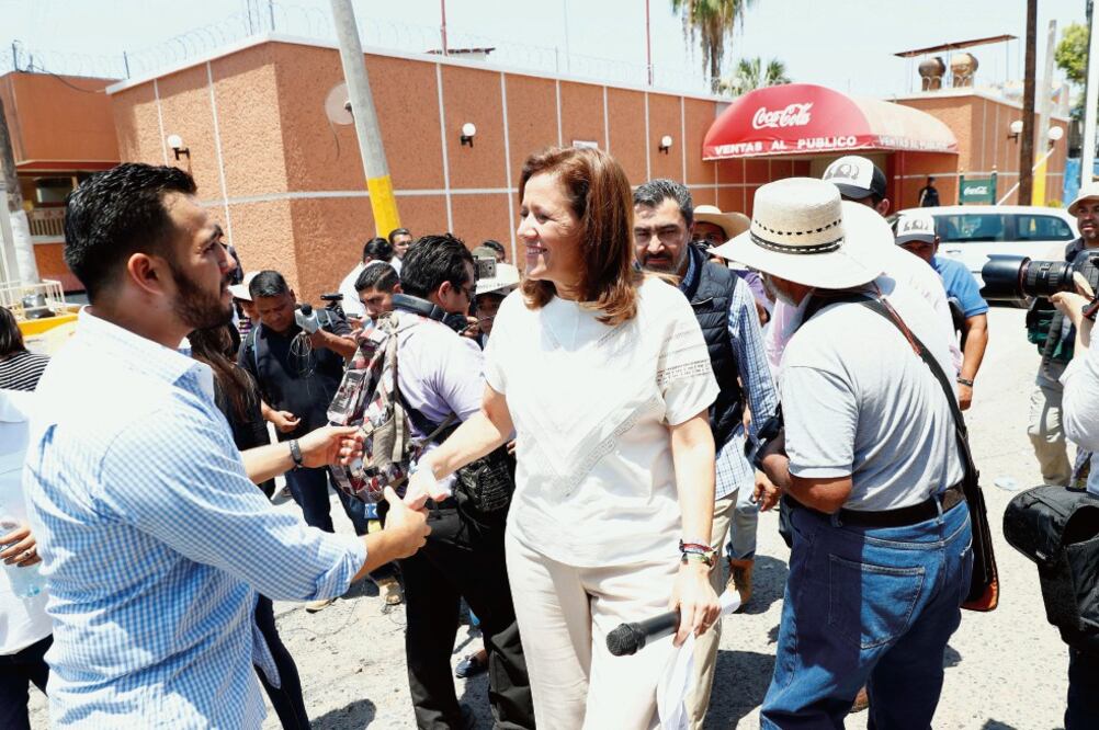 Margarita Zavala visitó una refresquera que recientemente fue cerrada por extorsiones del crimen en Guerrero. (YADÍN XOLALPA. EL UNIVERSAL)