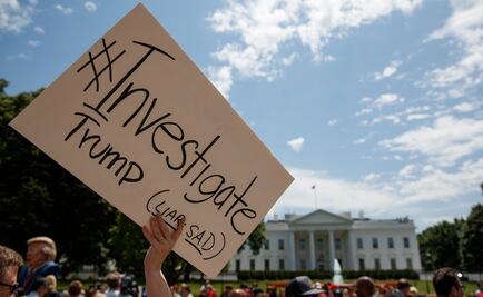 Protestan frente a la Casa Blanca por despido de Comey